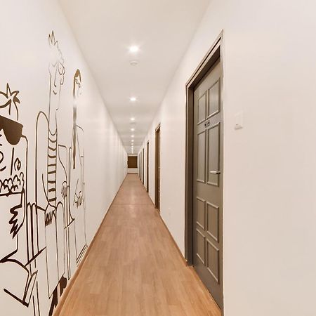 Townhouse Ss Aero Prime Hotell Shamshabad Eksteriør bilde