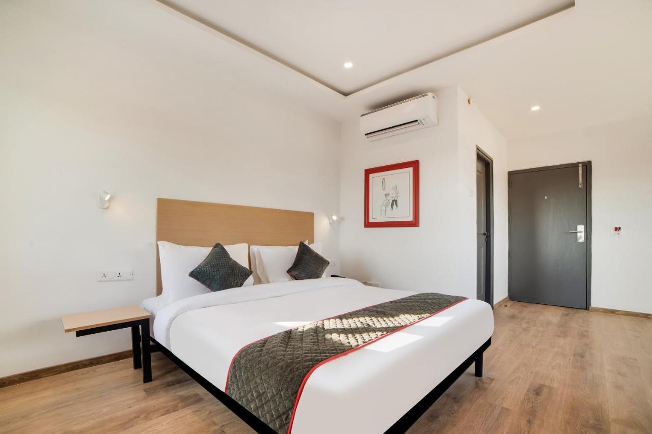 Townhouse Ss Aero Prime Hotell Shamshabad Eksteriør bilde