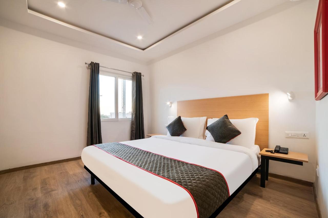 Townhouse Ss Aero Prime Hotell Shamshabad Eksteriør bilde