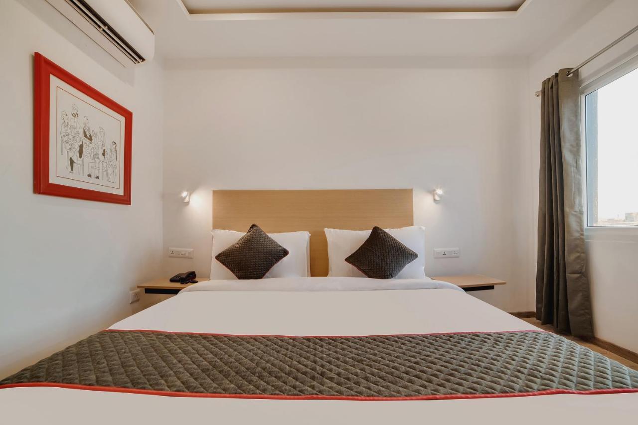 Townhouse Ss Aero Prime Hotell Shamshabad Eksteriør bilde
