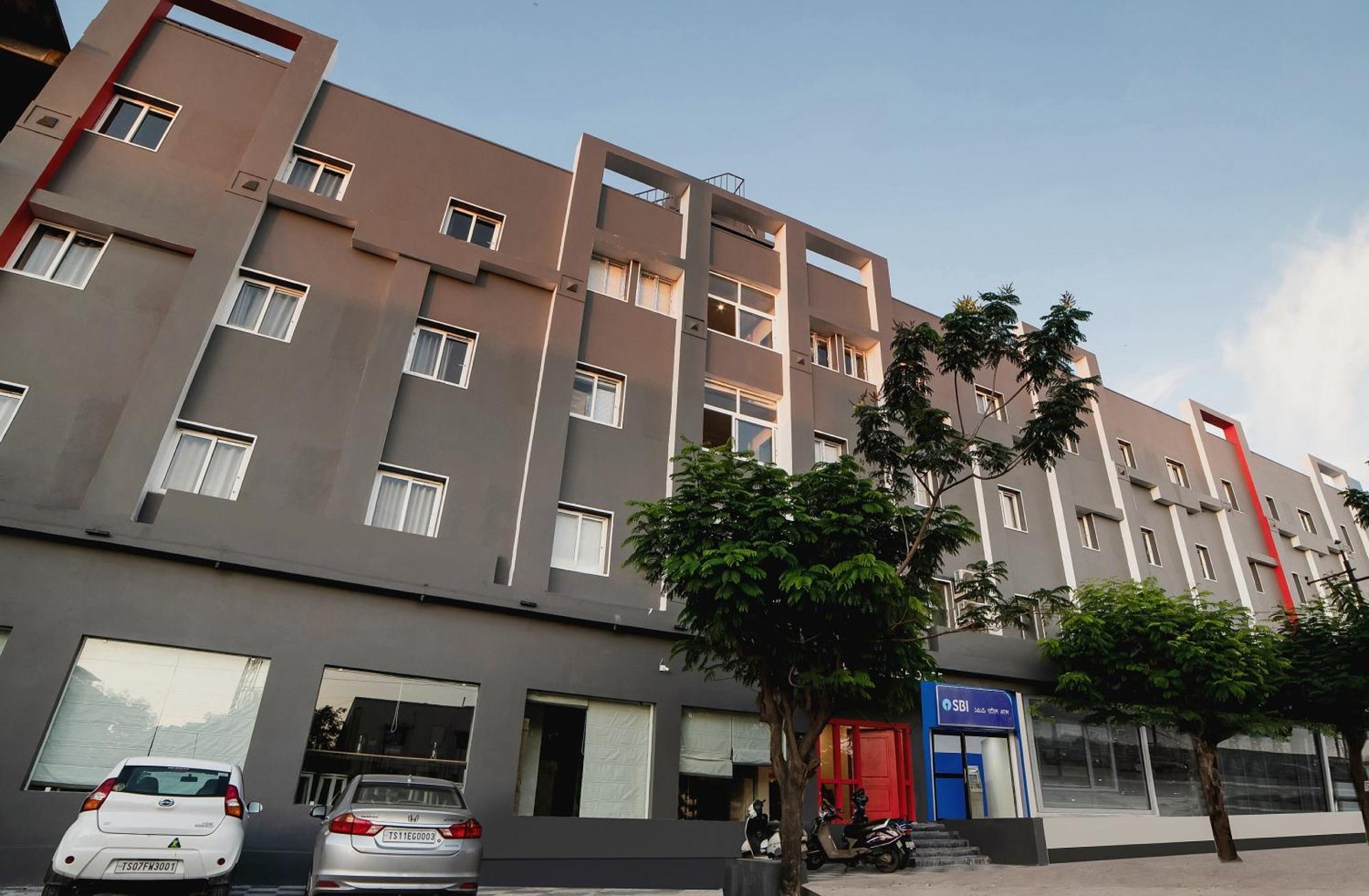 Townhouse Ss Aero Prime Hotell Shamshabad Eksteriør bilde