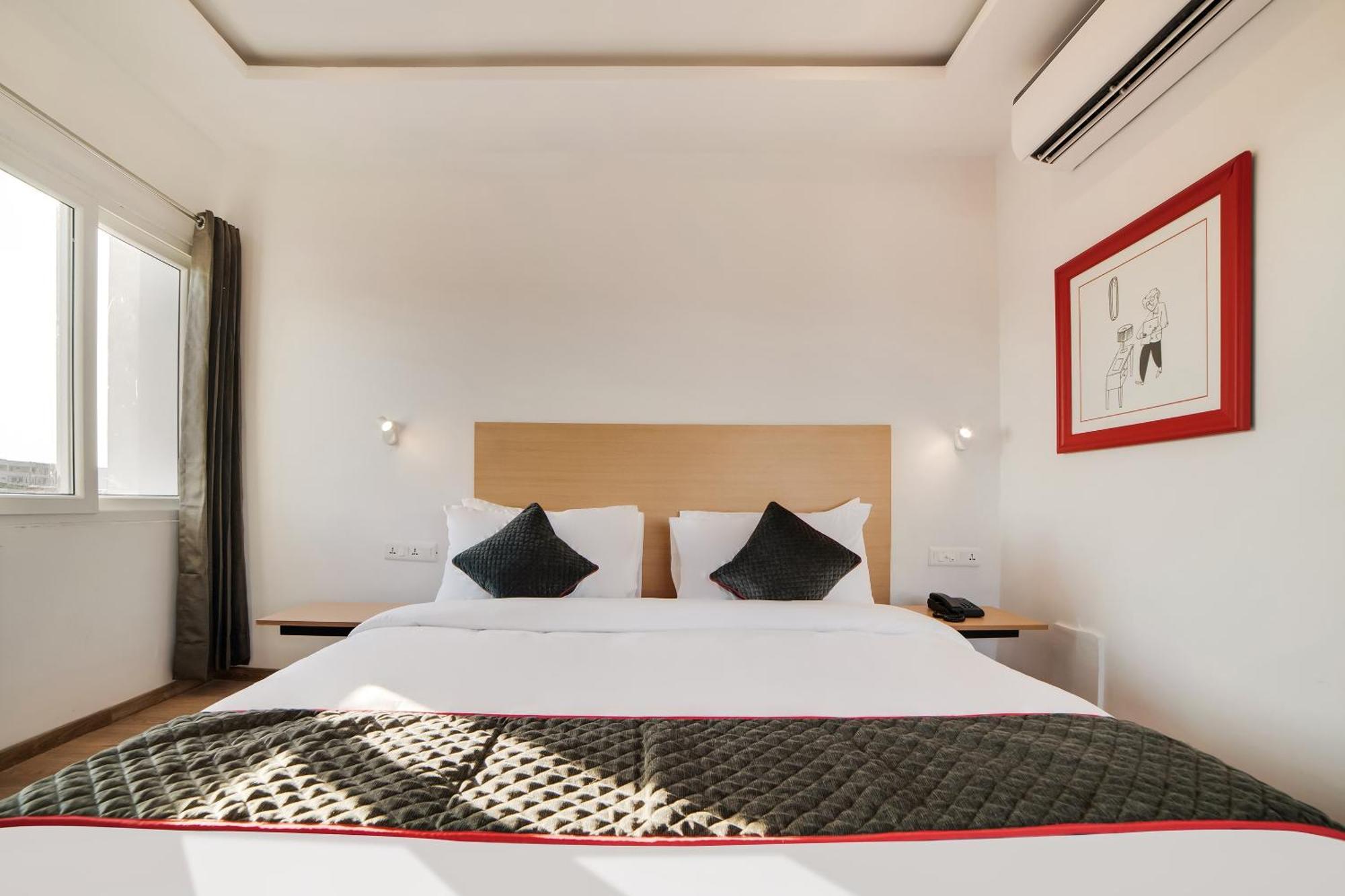 Townhouse Ss Aero Prime Hotell Shamshabad Eksteriør bilde
