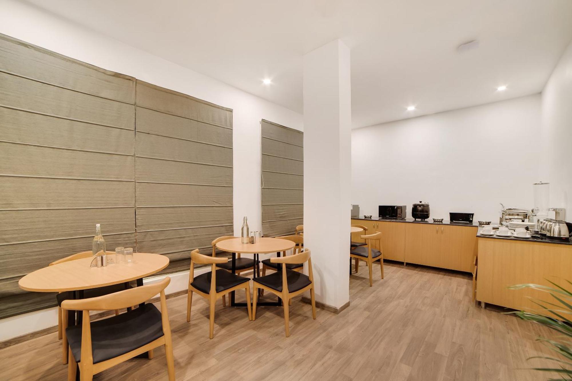 Townhouse Ss Aero Prime Hotell Shamshabad Eksteriør bilde