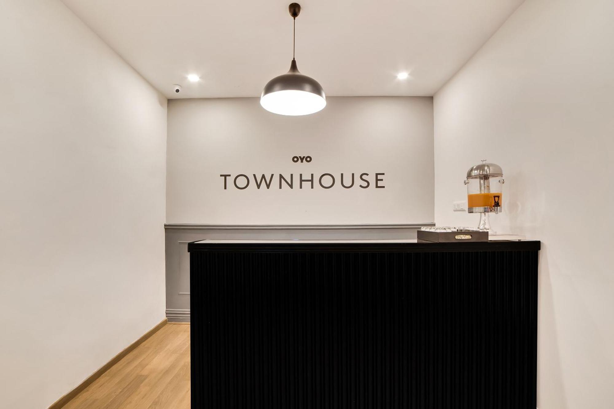 Townhouse Ss Aero Prime Hotell Shamshabad Eksteriør bilde