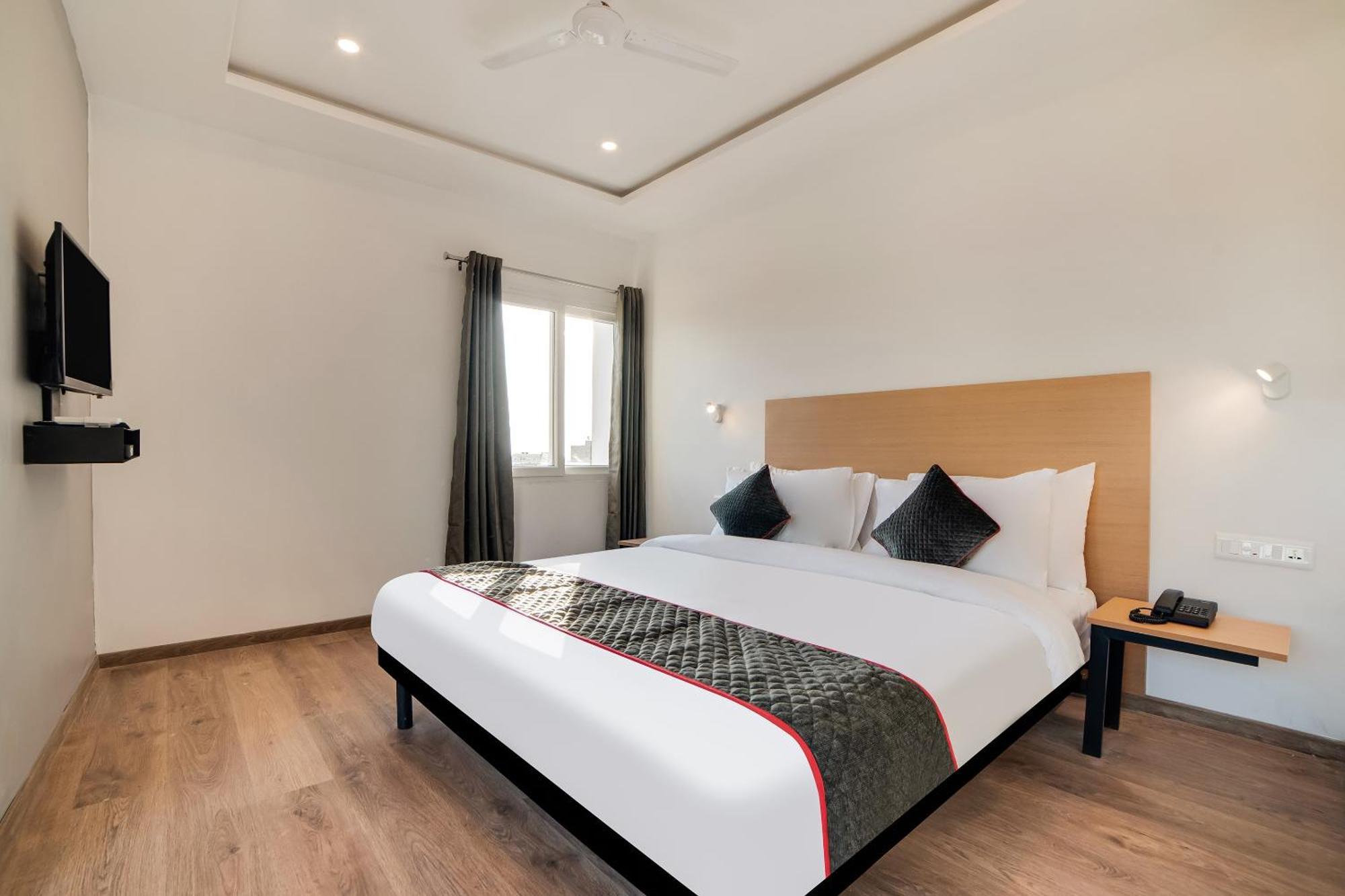 Townhouse Ss Aero Prime Hotell Shamshabad Eksteriør bilde