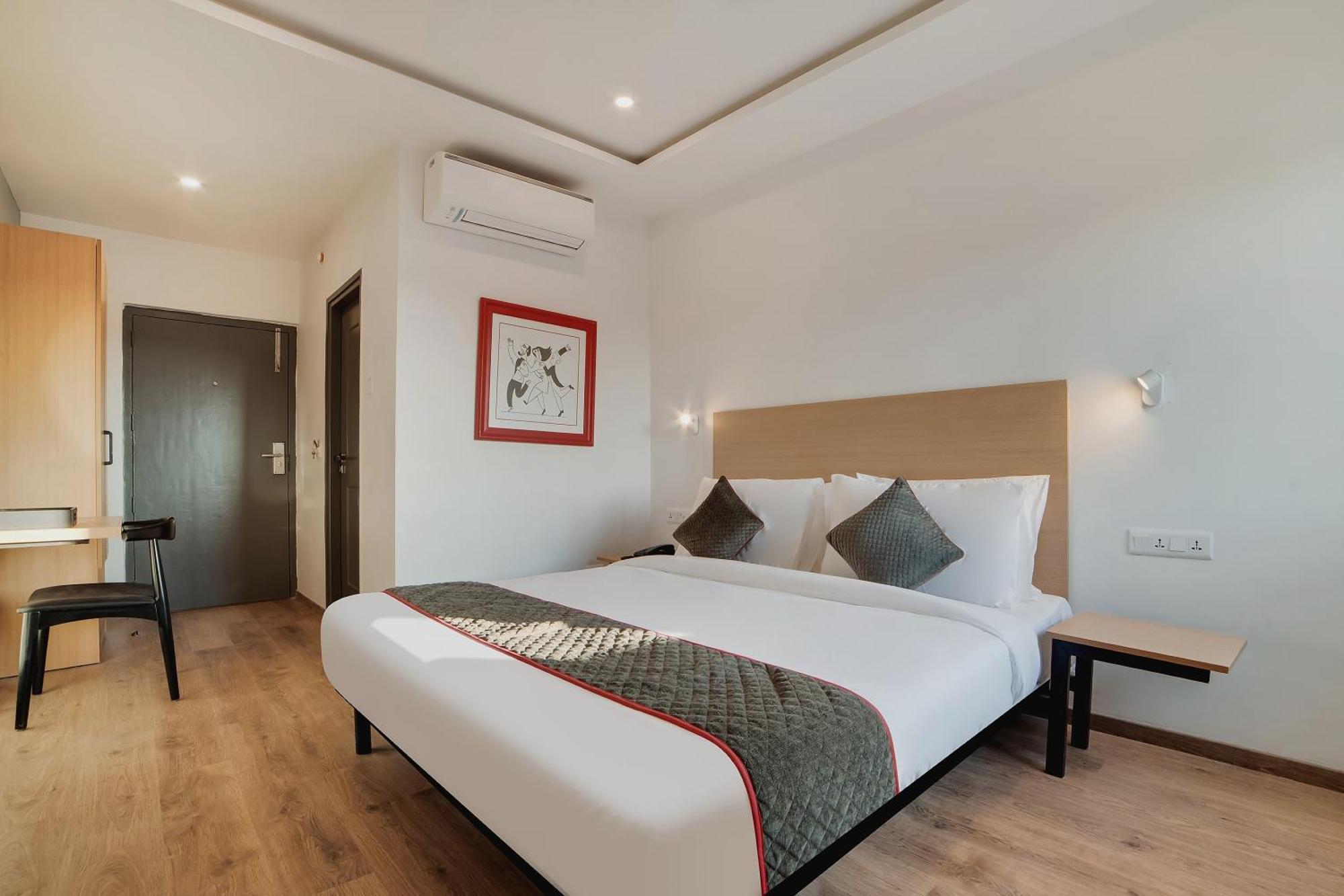 Townhouse Ss Aero Prime Hotell Shamshabad Eksteriør bilde